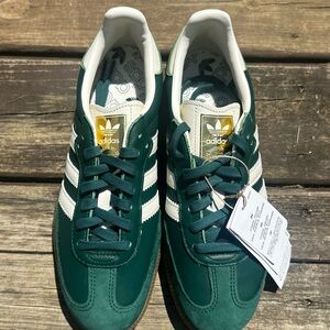 Green Sambas size 9